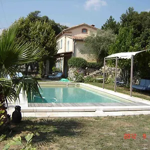 https://roubies.fr-provencehotel.com